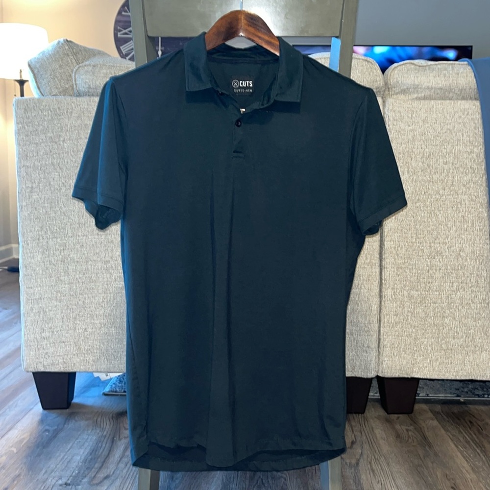 Men’s Cuts Clothing Curve Hem AO Polo - Black Forest